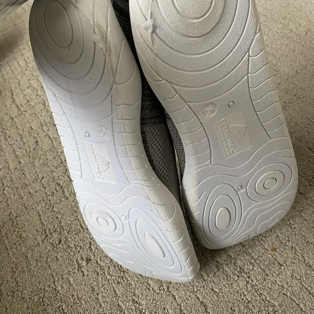 NEW Ozark Trail Gray Water Beach Shoes Size 9/10 Velcro Closure